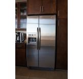 A freestanding refrigerator