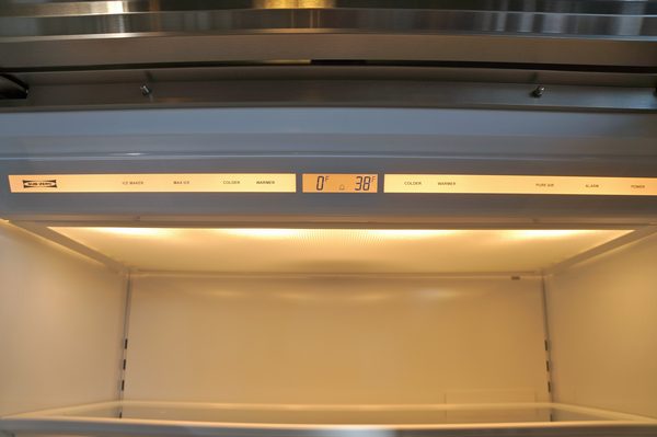 From the control panel, you can adjust the temperature in the fridge or the freezer.